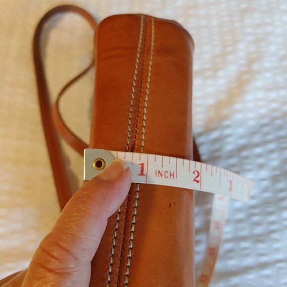Roots Caramel Leather Shoulder Bag - Picture 14 of 16